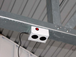 Vodotěsný ultrazvukový plašič na kuny, myši a potkany DRAGON ULTRASONIC C200